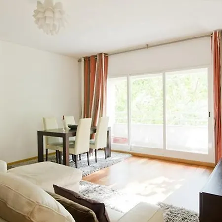 Close To The River Apartment *